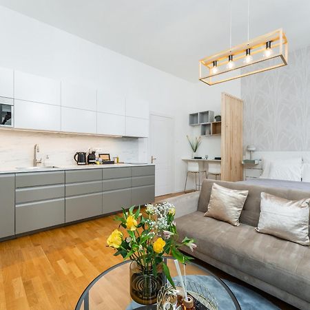 Anytime Holiday- Muzeum Apartments Praga Exterior foto